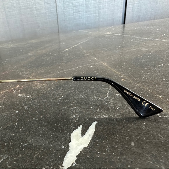 GUCCI OVERSIZED SQUARE FRAMED SUNGLASSES - Picture 6 of 7